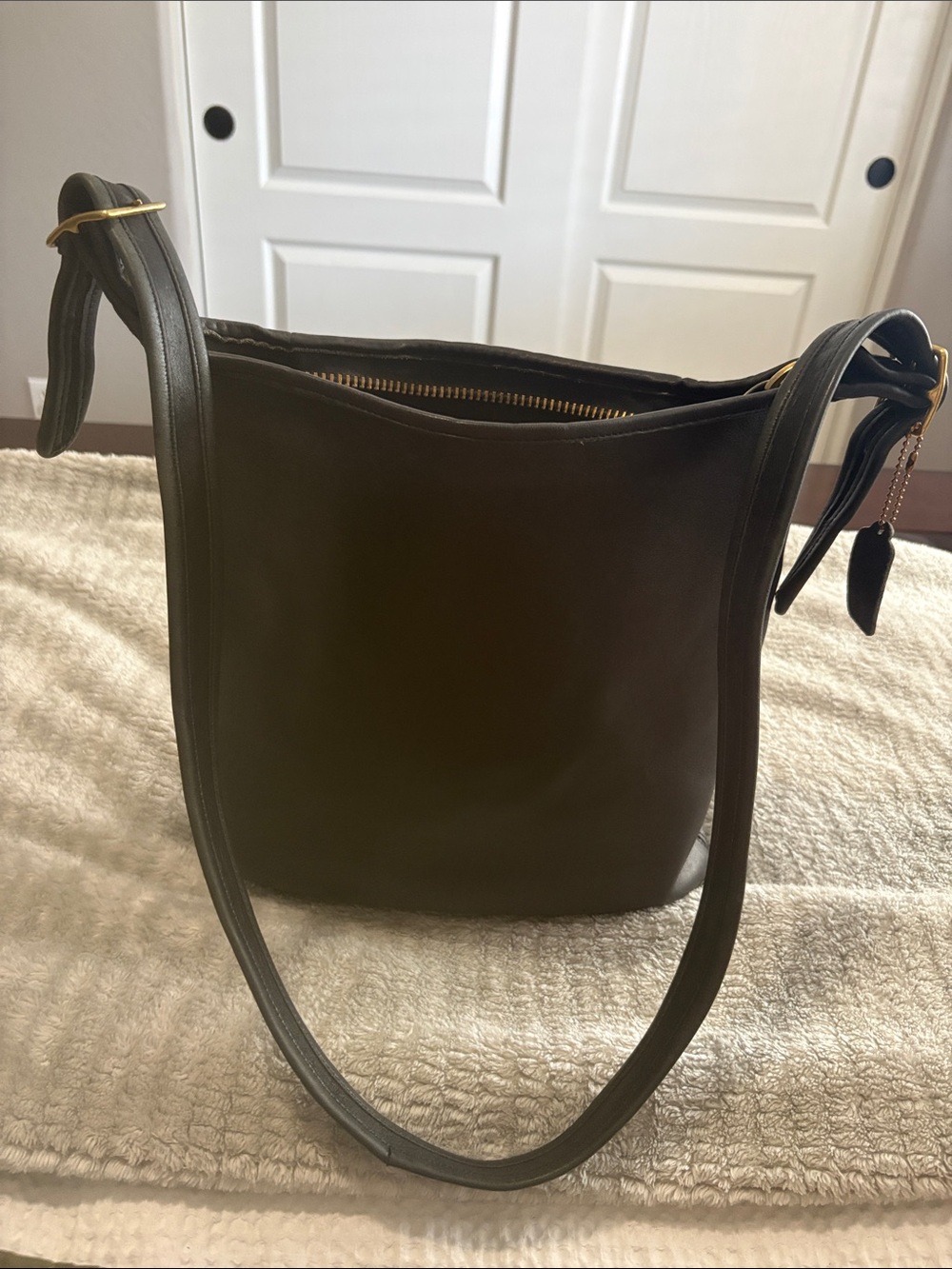 Vintage slim bucket bag